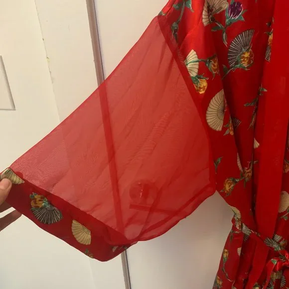 Delicate Satin Red Patterned Robe - Picture 4 of 4